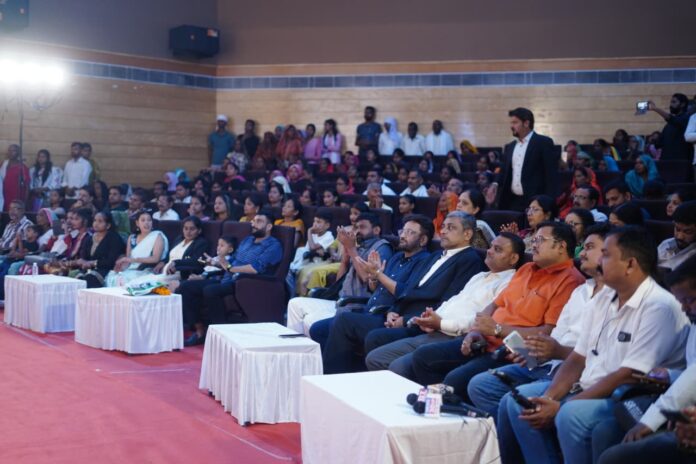 रालोद कार्यक्रम में उपस्थित कार्यकर्तागण।