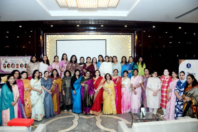 मुरादाबाद ऑब्स्टेट्रिक्स एंड गायनेकोलॉजिकल सोसाइटी में उपस्थित पदाधिकारी।