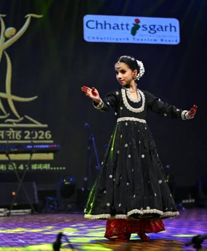 कथक नृत्यांगना आनंदिता तिवारी
