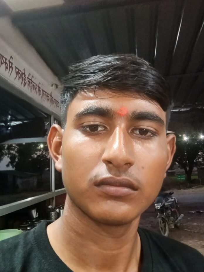 मृतक छात्र की फाइल फोटो