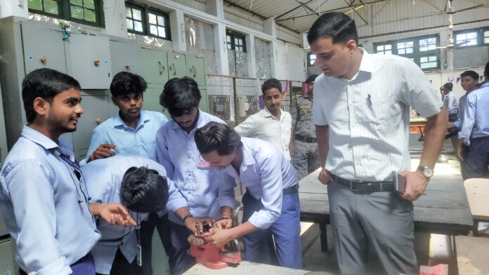 विद्यार्थी सहयोग शिविर