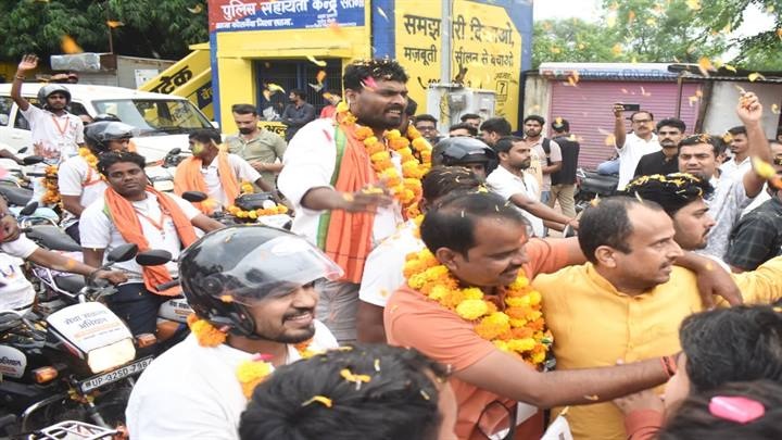 सतनाः वाराणसी से बड़नगर जा रही सेवा संकल्प यात्रा का कृपालपुर में स्वागत एवं सम्मान सतनाः वाराणसी से बड़नगर जा रही सेवा संकल्प यात्रा का कृपालपुर में स्वागत एवं सम्मान
