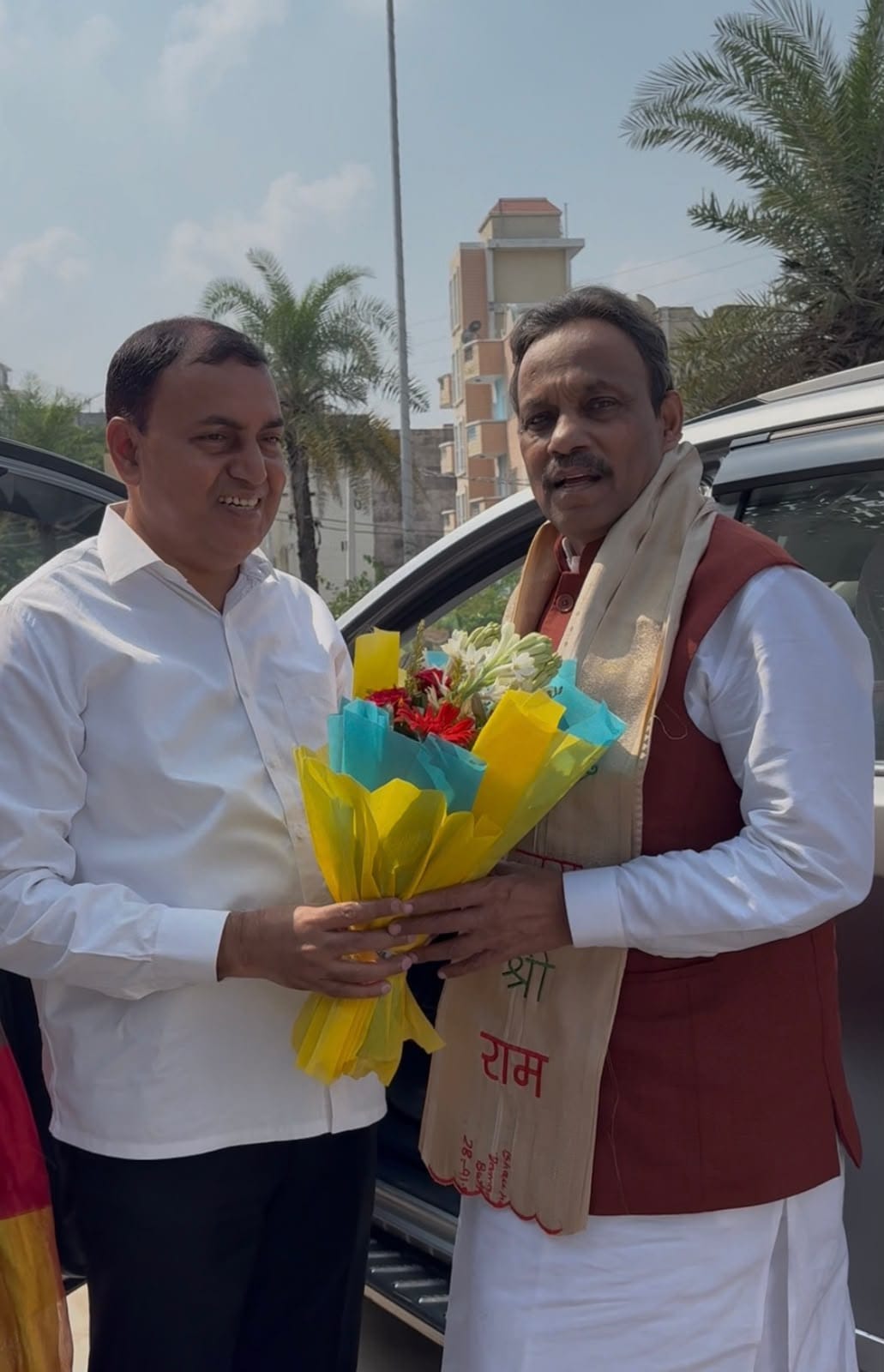 भाजपा के राष्ट्रीय महासचिव विनोद तावड़े का स्वागत करते काशी क्षेत्र अध्यक्ष भाजपा के राष्ट्रीय महासचिव विनोद तावड़े का स्वागत करते काशी क्षेत्र अध्यक्ष