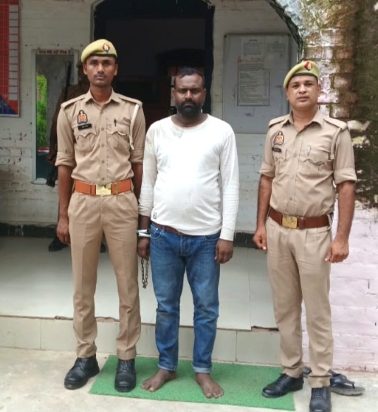 गिरफ्तारअभियुक्त गिरफ्तारअभियुक्त