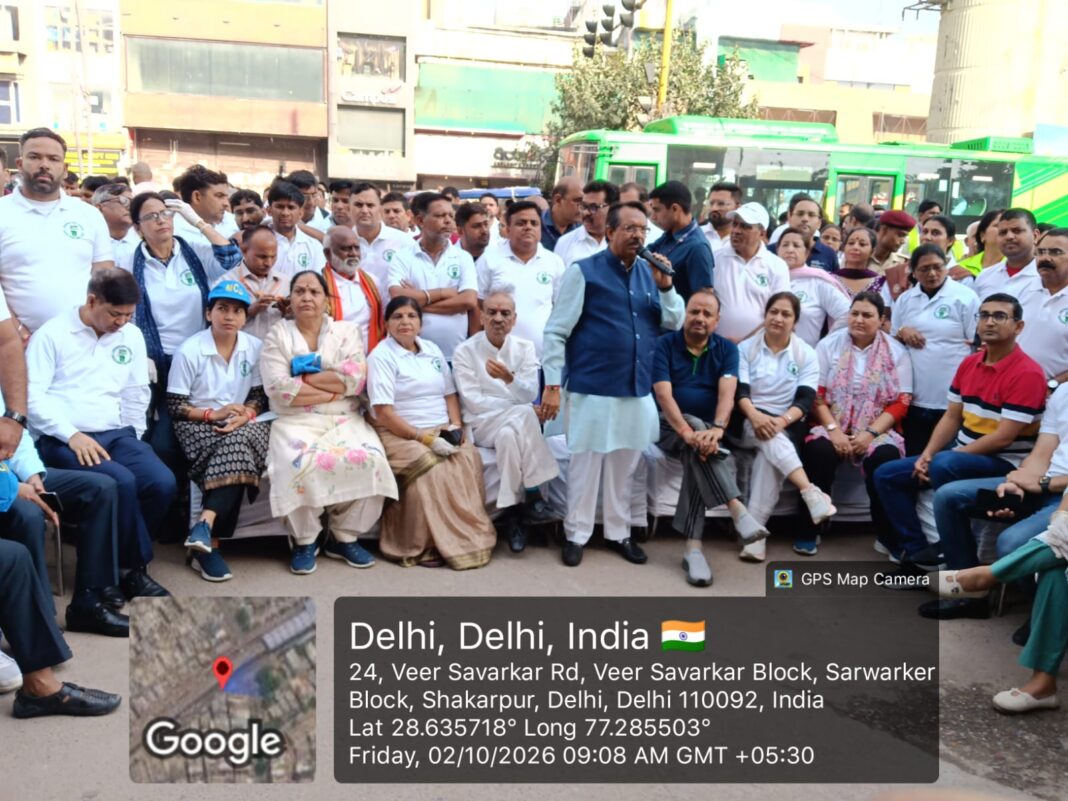 मेगा स्वच्छता अभियान में हर्ष मल्होत्रा शामिल।