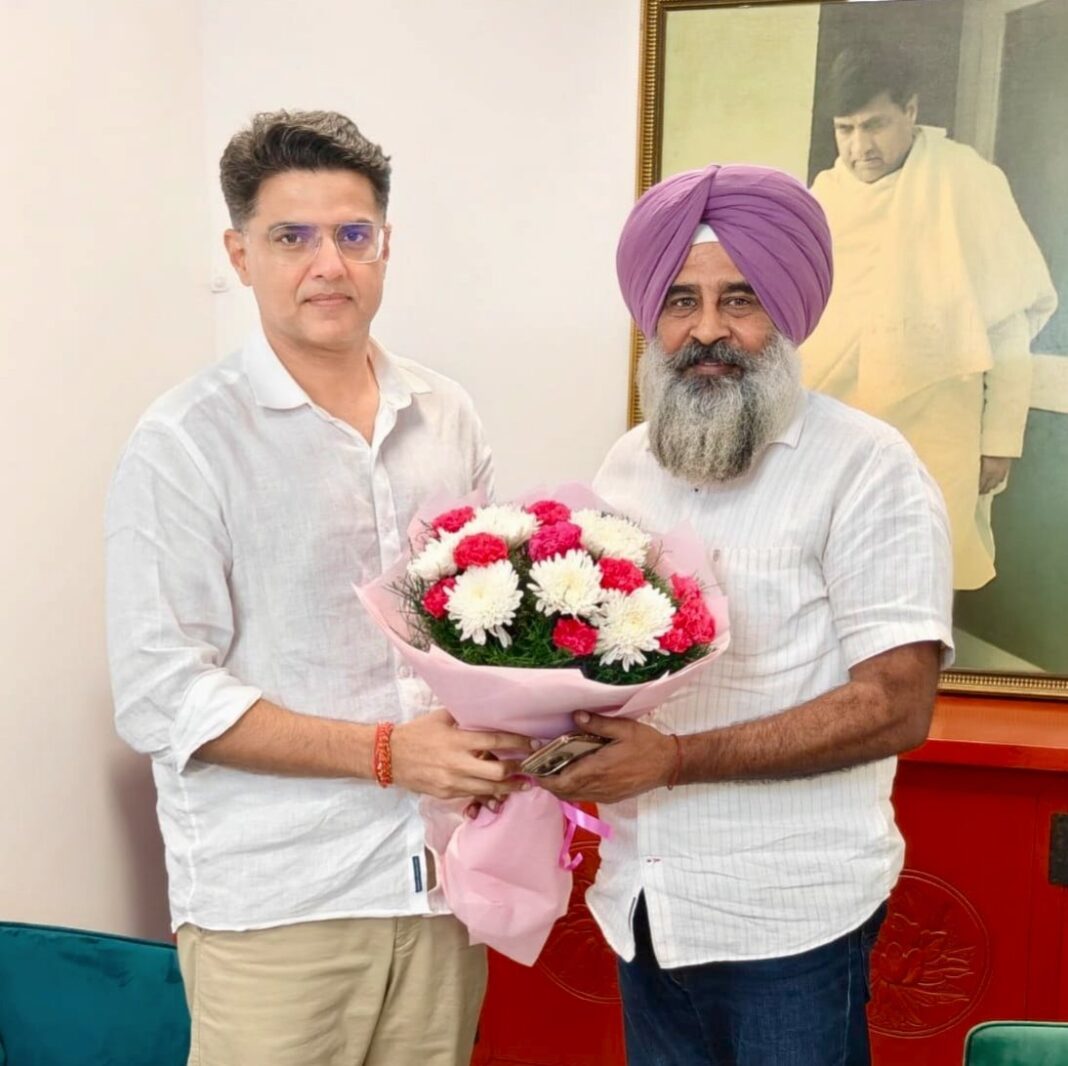 सचिन पायलट से मुलाकात करते हुए पंजाब कांग्रेस के नवनियुक्त अध्यक्ष परगट सिंह सचिन पायलट से मुलाकात करते हुए पंजाब कांग्रेस के नवनियुक्त अध्यक्ष परगट सिंह