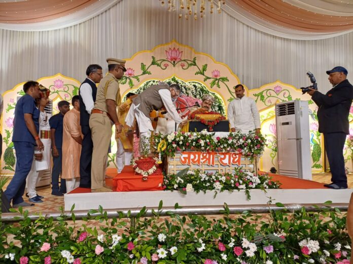 कार्यक्रम में शामिल राज्यपाल संतोष गंगवार कार्यक्रम में शामिल राज्यपाल संतोष गंगवार