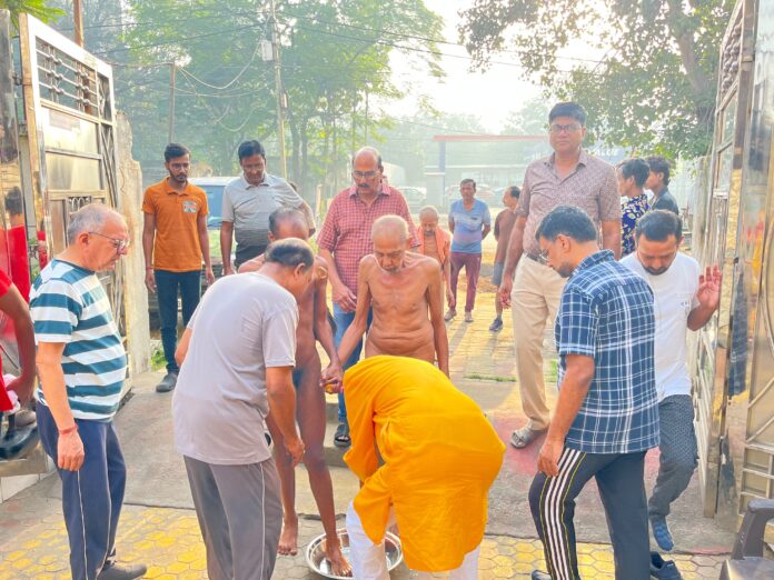 स्वागत कार्यक्रम में शामिल लोग स्वागत कार्यक्रम में शामिल लोग