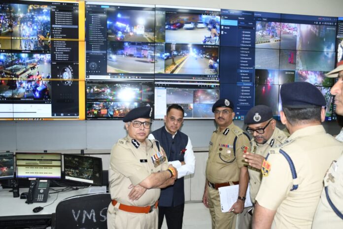 मुख्य सचिव ने किया जयपुर पुलिस कमिश्नरेट के साइबर थाने का निरीक्षण