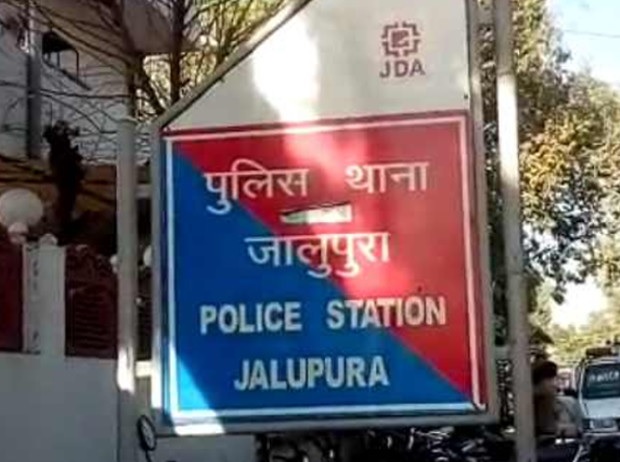 बेटे के विदेश में गिरफ्तार होने का झांसा देकर 1.70 लाख ठगे बेटे के विदेश में गिरफ्तार होने का झांसा देकर 1.70 लाख ठगे