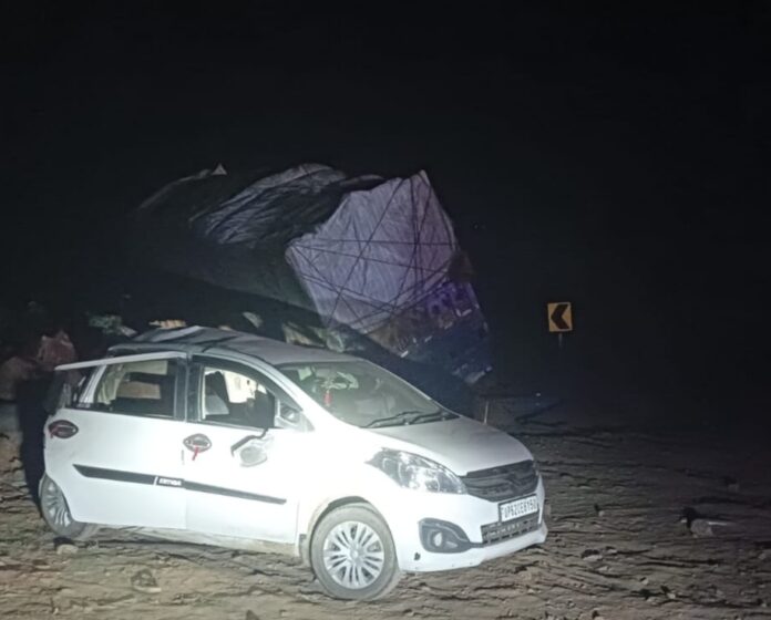 दुर्घटनाग्रस्त कार दुर्घटनाग्रस्त कार