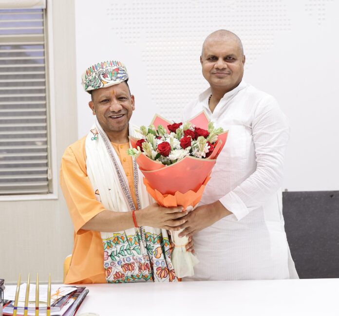 विधायक व मुख्यमंत्री विधायक व मुख्यमंत्री