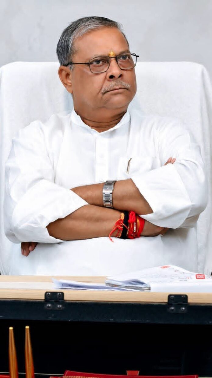 उत्तर प्रदेश राज्य पिछड़ा वर्ग आयोग के उपाध्यक्ष सोहन लाल श्रीमाली उत्तर प्रदेश राज्य पिछड़ा वर्ग आयोग के उपाध्यक्ष सोहन लाल श्रीमाली