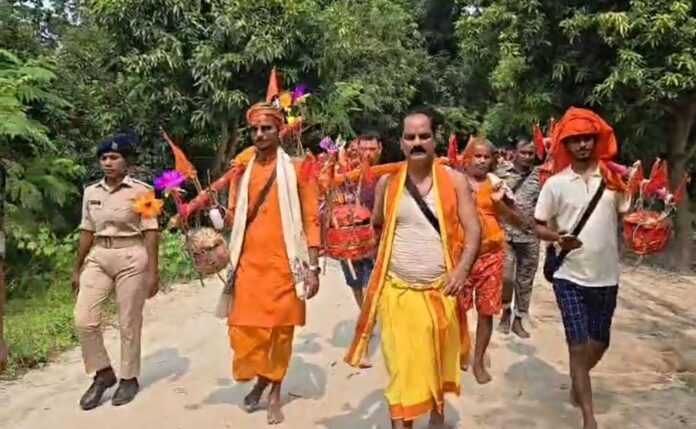 देवघर जाते सांसद देवघर जाते सांसद