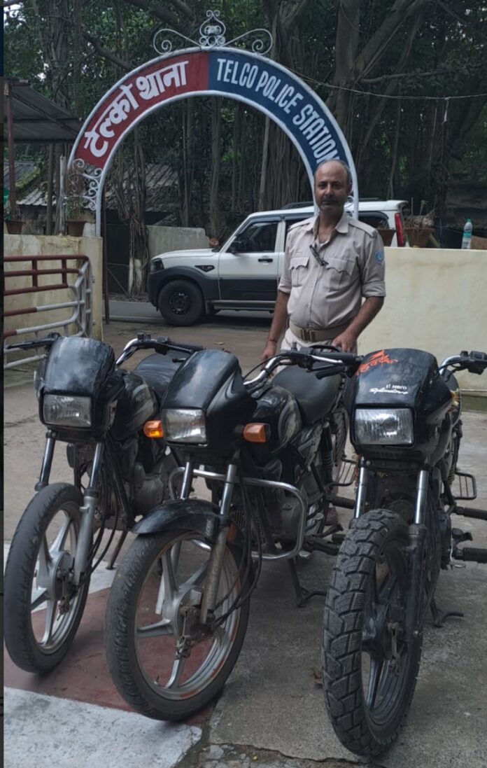 पुलिस द्वारा बरामद बाइक