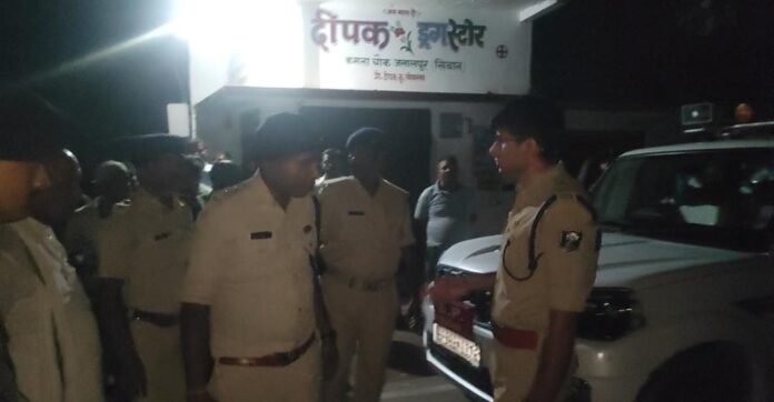 घटना की जांच करते एसपी भारत सोनी घटना की जांच करते एसपी भारत सोनी
