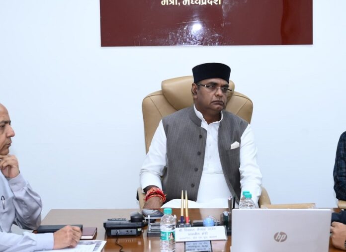 भोपालः मंत्री सारंग ने वार्ड 77 में विभिन्न विकास कार्यों का किया वर्चुअल भूमिपूजन भोपालः मंत्री सारंग ने वार्ड 77 में विभिन्न विकास कार्यों का किया वर्चुअल भूमिपूजन