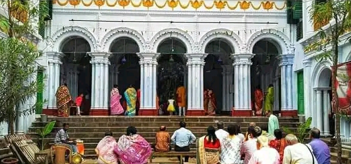हावड़ा के कुंडू यचौधरी परिवार की दुर्गा पूजा हावड़ा के कुंडू यचौधरी परिवार की दुर्गा पूजा