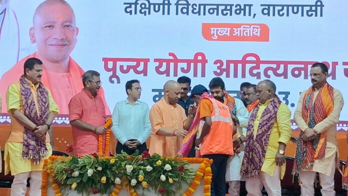 सफाई मित्रों के सम्मान कार्यक्रम में मुख्यमंत्री