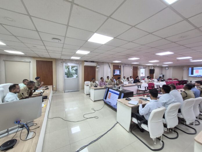 सारण में नौका परिचालन सुरक्षा को लेकर जिलाधिकारी और एसएसपी ने निर्देश
