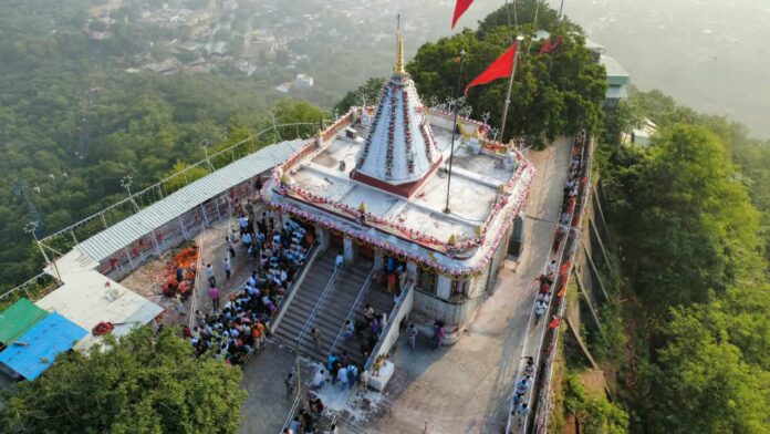 फोटो मां के मंदिर की