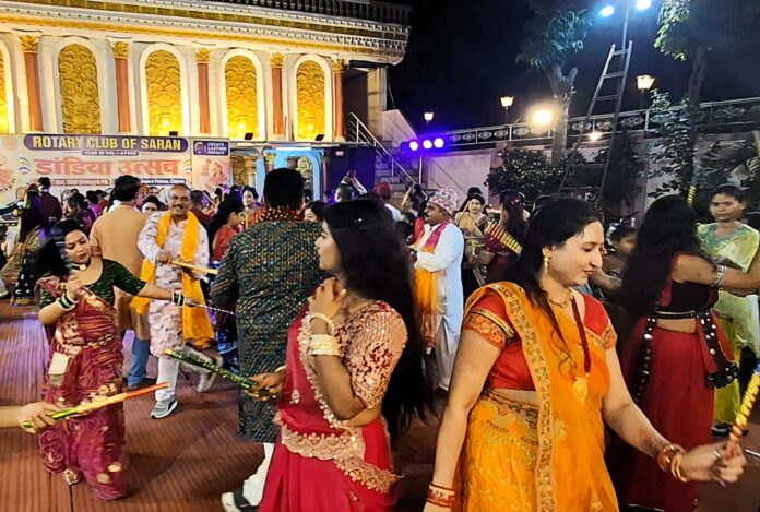 छपरा में डांडिया उत्सव का हुआ आयोजन छपरा में डांडिया उत्सव का हुआ आयोजन