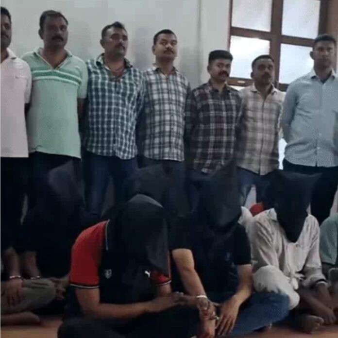 पकड़े गए आरोपीत