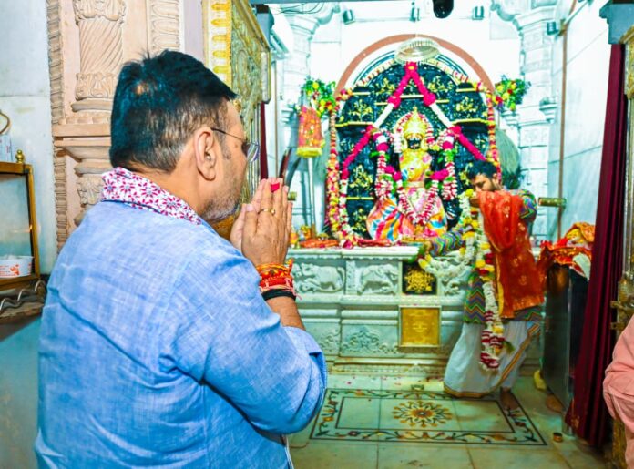 मुख्यमंत्री भजनलाल शर्मा ने बांसवाड़ा में किए मां त्रिपुरा सुंदरी के दर्शन मुख्यमंत्री भजनलाल शर्मा ने बांसवाड़ा में किए मां त्रिपुरा सुंदरी के दर्शन