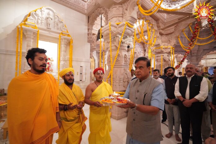 असम के मुख्यमंत्री हिमंत बिस्वा सरमा राम मंदिर में असम के मुख्यमंत्री हिमंत बिस्वा सरमा राम मंदिर में