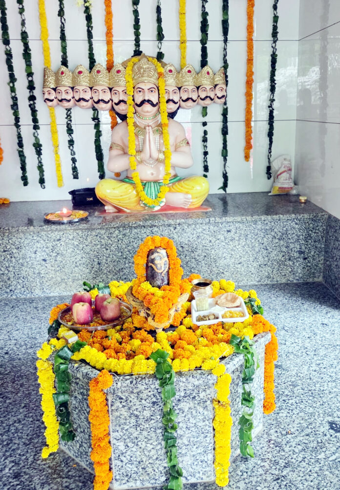 जय श्रीलंकेश्वर महादेव मंदिर पर त्रिकालदर्शी महाराज दशानन जय श्रीलंकेश्वर महादेव मंदिर पर त्रिकालदर्शी महाराज दशानन
