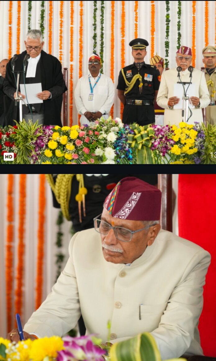 देहरादून स्थित लोक भवन में उत्तराखंड के राज्यपाल पद की शपथ लेते डॉ. ढाल सिंह बिसेन।