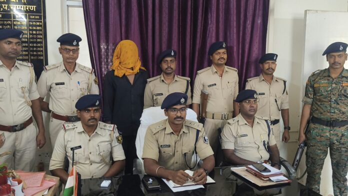 बेतिया पुलिस की बड़ी कार्रवाई, देसी कट्टा और जिंदा कारतूस के साथ युवक गिरफ्तार