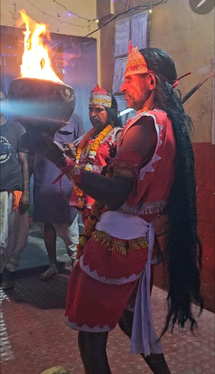 आधी रात निकली खप्पर लिए हुए पुजारी