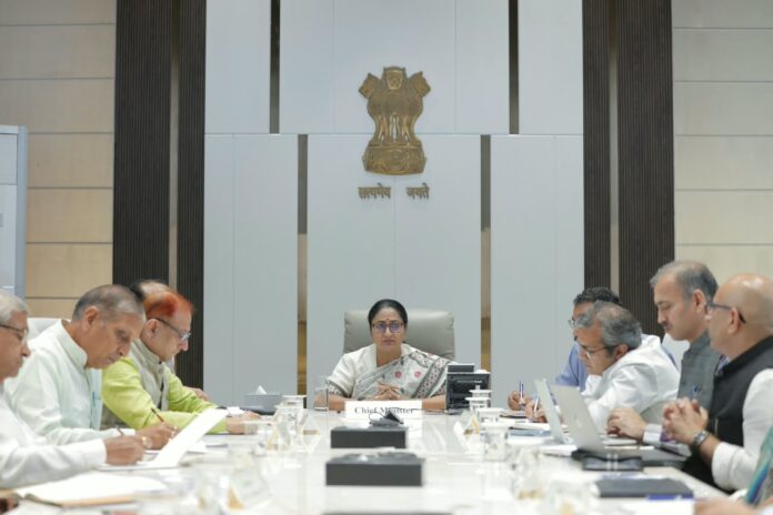 मुख्यमंत्री रेखा गुप्ता बुधवार को दिल्ली सचिवालय में उच्चस्तरीय बैठक करते हुए मुख्यमंत्री रेखा गुप्ता बुधवार को दिल्ली सचिवालय में उच्चस्तरीय बैठक करते हुए