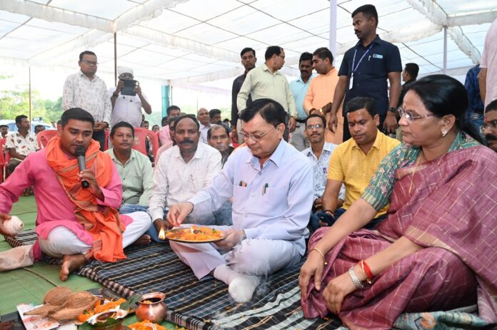 कोरबा में उद्योग मंत्री लखन लाल देवांगन ने दी 96.76 लाख के विकास कार्यों की सौगात, बरेठ समाज को मिला सामुदायिक भवन कोरबा में उद्योग मंत्री लखन लाल देवांगन ने दी 96.76 लाख के विकास कार्यों की सौगात, बरेठ समाज को मिला सामुदायिक भवन