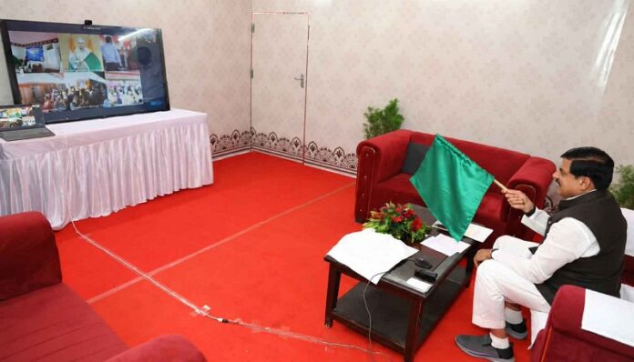 सतना-देवेन्द्र नगर एवं रीवा-चुरहट रेल लाइन का किया वर्चुअली उद्घाटन में वर्चुअली जुड़े मुख्यमंत्री सतना-देवेन्द्र नगर एवं रीवा-चुरहट रेल लाइन का किया वर्चुअली उद्घाटन में वर्चुअली जुड़े मुख्यमंत्री