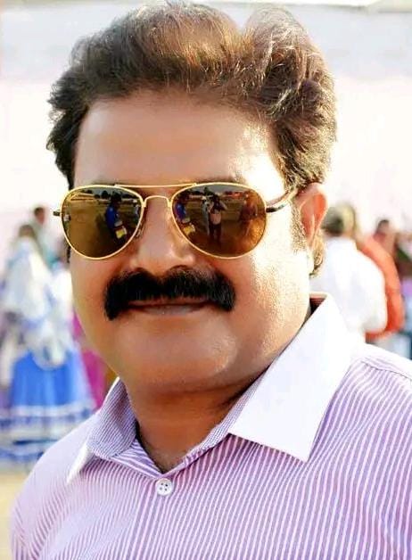 यूपी स्कूली क्रिकेट टीम के चयनकर्ता बने हसबीन अहमद की फोटो यूपी स्कूली क्रिकेट टीम के चयनकर्ता बने हसबीन अहमद की फोटो