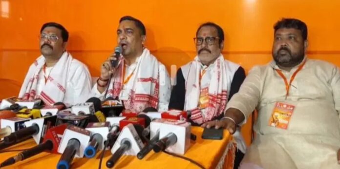 जानकारी देते भाजपा नेता