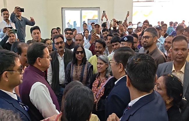 मुख्यमंत्री पुष्कर सिंह धामी चंडाक स्थित बाबू जगजीवन राम राजकीय मेडिकल कॉलेज का निरीक्षण करते हुए। मुख्यमंत्री पुष्कर सिंह धामी चंडाक स्थित बाबू जगजीवन राम राजकीय मेडिकल कॉलेज का निरीक्षण करते हुए।