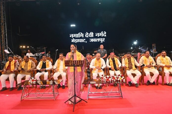 नर्मदा महोत्सवः को संबोधित करते हुए राज्यसभा सांसद