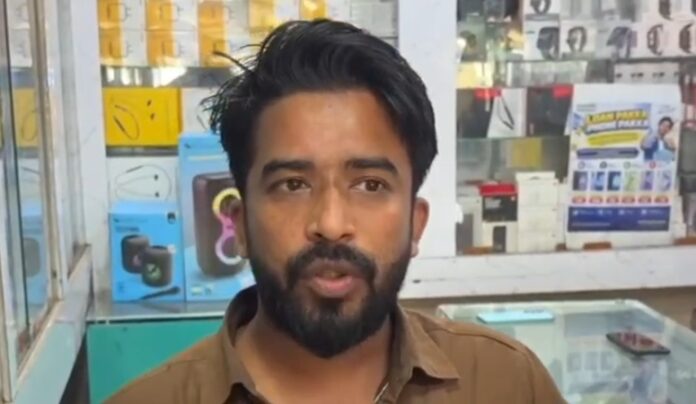 पीड़ित नसीम हुसैन पीड़ित नसीम हुसैन