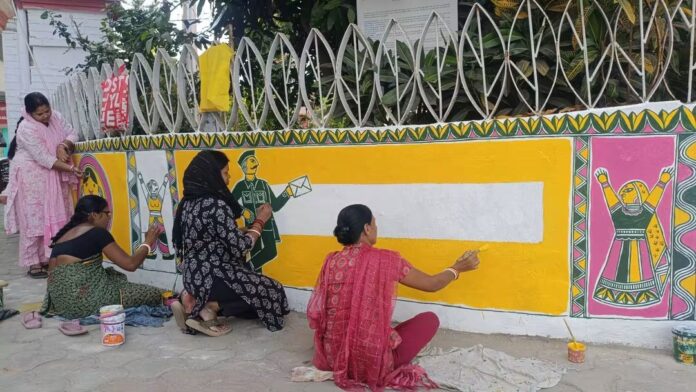 पेंटिंग करते कलाकार पेंटिंग करते कलाकार