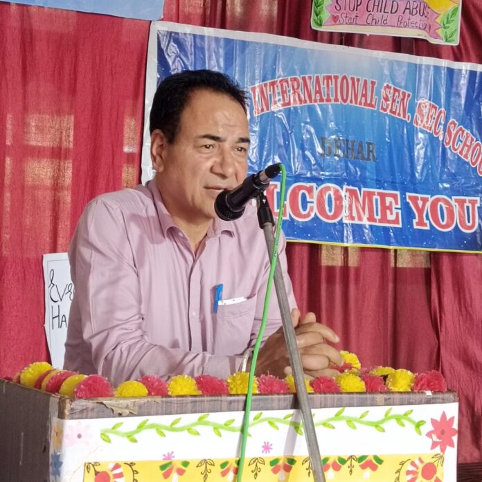 बाल संरक्षण अधिकारी एनआर ठाकुर,