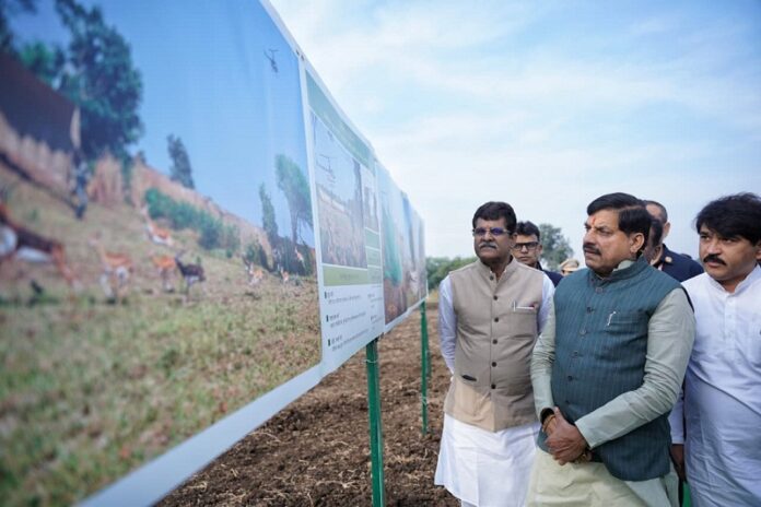 कृष्णमृग और नीलगाय रेस्क्यू अभियान का अवलोकन करते हुए मुख्यमंत्री कृष्णमृग और नीलगाय रेस्क्यू अभियान का अवलोकन करते हुए मुख्यमंत्री