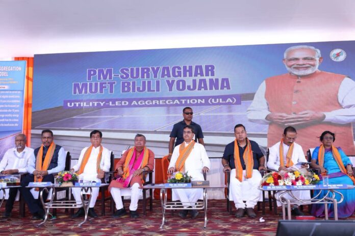 अगरतला में 1,437 करोड़ रुपये की भूमिगत बिजली केबल परियोजना की आधारशिला स्थापित करते हुए मुख्यमंत्री डॉ माणिक साहा।