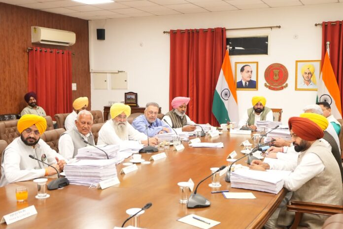 ਕੈਬਨਿਟ ਮੀਟਿੰਗ ਦੀ ਅਗਵਾਈ ਕਰਦੇ ਹੋਏ ਮੁੱਖ ਮੰਤਰੀ ਭਗਵੰਤ ਸਿੰਘ ਮਾਨ।